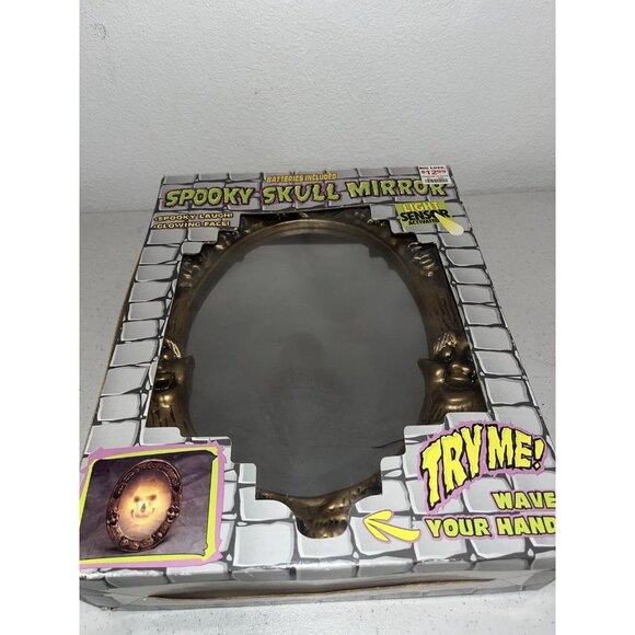 Vintage GAF Corp SPOOKY 3D Laughing SKULL 12½" Wall MIRROR Halloween Decor - Picture 1 of 15